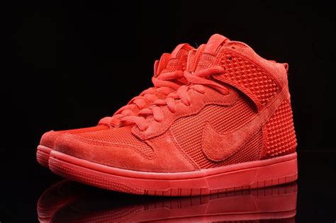 Nike dunk high red october